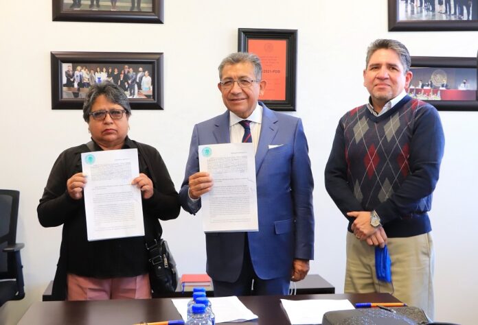 Firman UATx y STEIESET Contrato Colectivo de Trabajo - AlternativaTlx