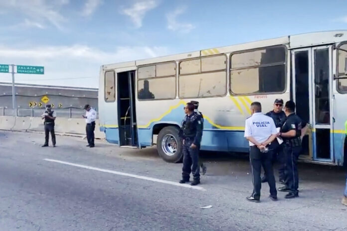 Atiende Protección Civil y Policía de Huamantla Incidente Vial en la Entrada Poniente del Municipio - AlternativaTlx