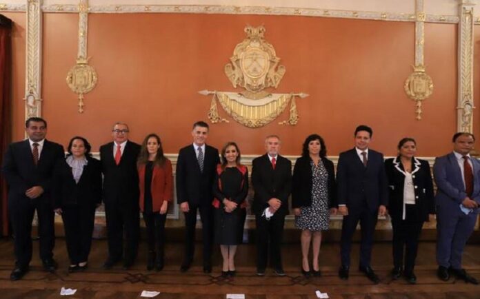 Crítica Alternativa • Desorden en el Gobierno