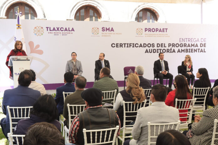 Encabeza Lorena Cuéllar Entrega de Certificados de Desarrollo Sostenible - AlternativaTlx Encabeza Lorena Cuéllar Entrega de Certificados de Desarrollo Sostenible - AlternativaTlx