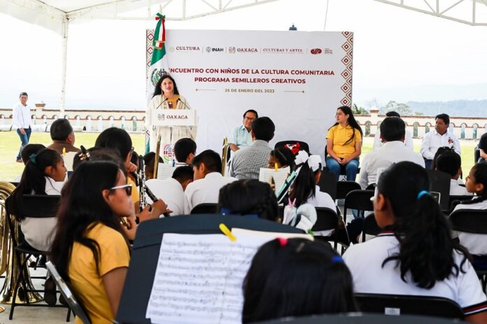 Niñas y Niños Instrumentistas de Capulálpam de Méndez Muestran el Potencial Artístico y Conciliador que Emerge de los Semilleros Creativos - AlternativaTlx