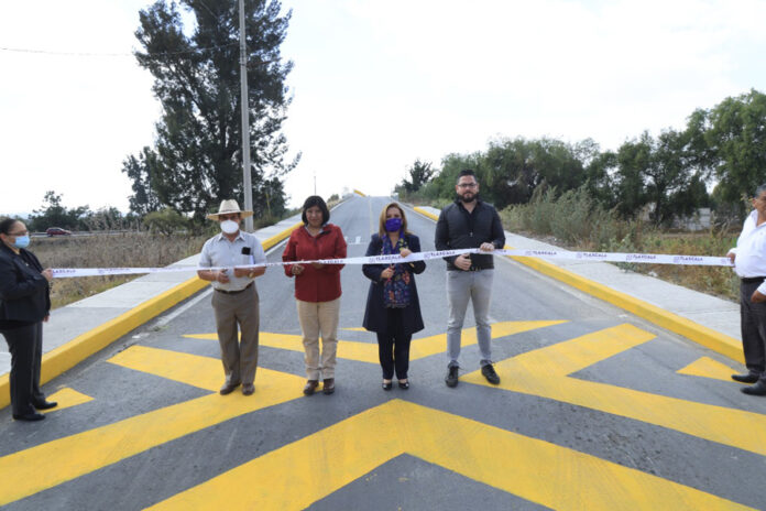 Inaugura Lorena Cuéllar Acceso a Santa Cruz Techachalco, en Panotla - AlternativaTlx