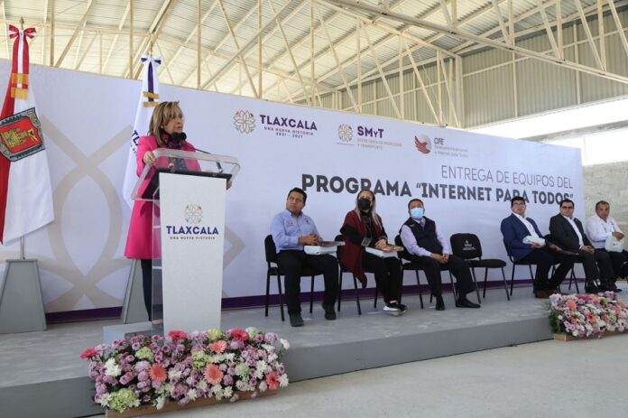 Entrega Lorena Cuéllar 22 Equipos del Programa “Internet para Todos” - AlternativaTlx