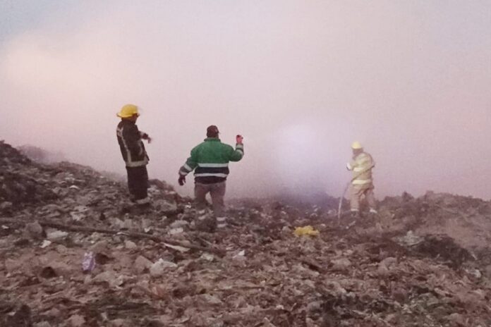 Atienden Áreas del Ayuntamiento de Huamantla Incendio en el Relleno Sanitario de Benito Juárez - AlternativaTlx