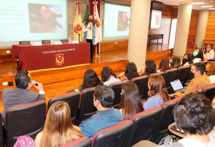 Hablan en la UATx Sobre la Violencia en el Noviazgo - AlternativaTlx