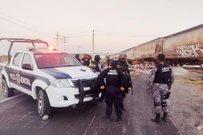 Apoya Dirección de Seguridad Pública de Huamantla en Accidente en la Carretera a Xalpatlahuaya - AlternativaTlx