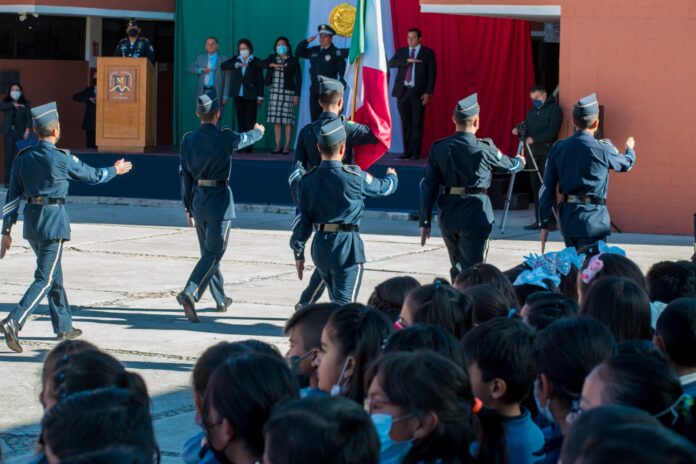 La Universidad Metropolitana de Tlaxcala Conmemora el Día de la Bandera - AlternativaTlx