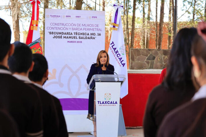 Gobernadora Inauguró Obras de Rehabilitación en Instituciones de Educación Básica de Tecopilco - AlternativaTlx
