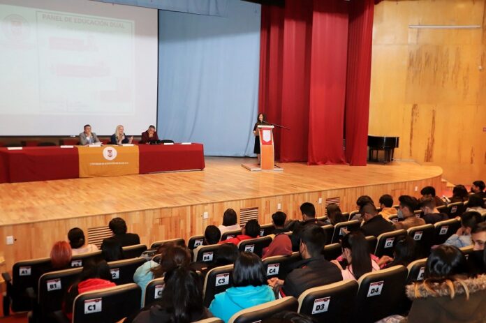 Realizó UATx Panel Acerca de la Educación Dual - AlternativaTlx