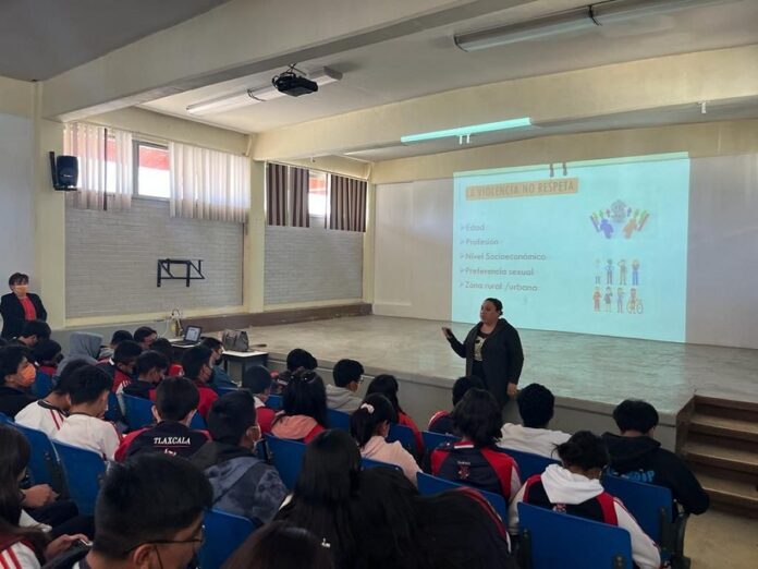 Llevará IMM Plática de Prevención contra la Violencia en el Noviazgo a Estudiantes del CBTIS 61 - AlternativaTlx