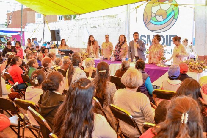 Vamos a Seguir Trabajando por el Bienestar de las Mujeres Huamantlecas: Salvador Santos Cedillo - AlternativaTlx