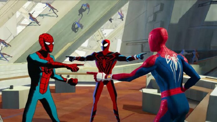 Fans Vuelto Locos por el Estreno de Spiderman - AlternativaTlx
