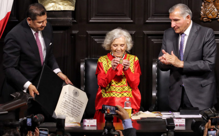 Recibe Elena Poniatowska Medalla Belisario Domínguez - AlternativaTlx