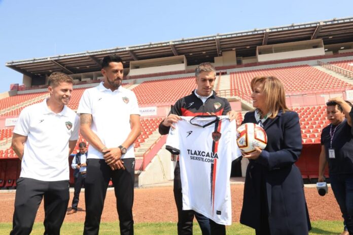 Respalda Gobernadora Lorena Cuéllar al Equipo de Futbol “Club Coyotes” de Tlaxcala - AlternativaTlx