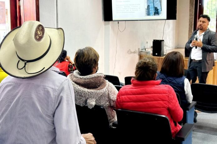Presentan Nuevas Tecnologías a Comerciantes de Huamantla para tener Ahorros Económicos en el Pago de Luz - AlternativaTlx