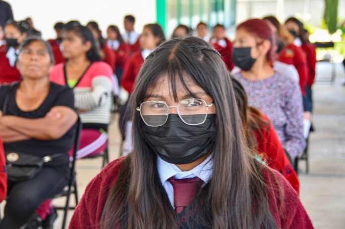 Con Lentes Gratuitos el DIF Municipal Ilumina la Formación Académica de Estudiantes Huamantlecos - AlternativaTlx