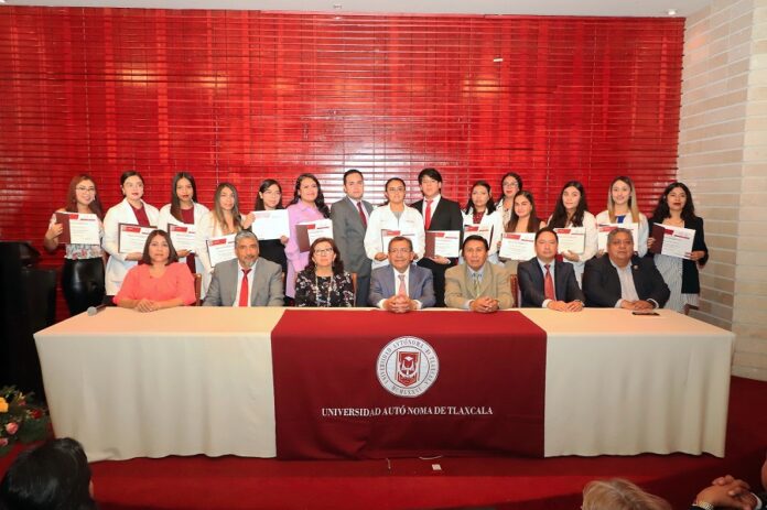 Estudiantes de la UATx Obtienen Resultados Sobresalientes en Examen EGEL-CENEVAL - AlternativaTlx
