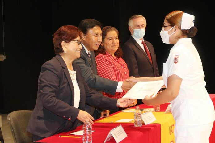 Graduó UATx a Profesionistas en Enfermería - AlternativaTlx