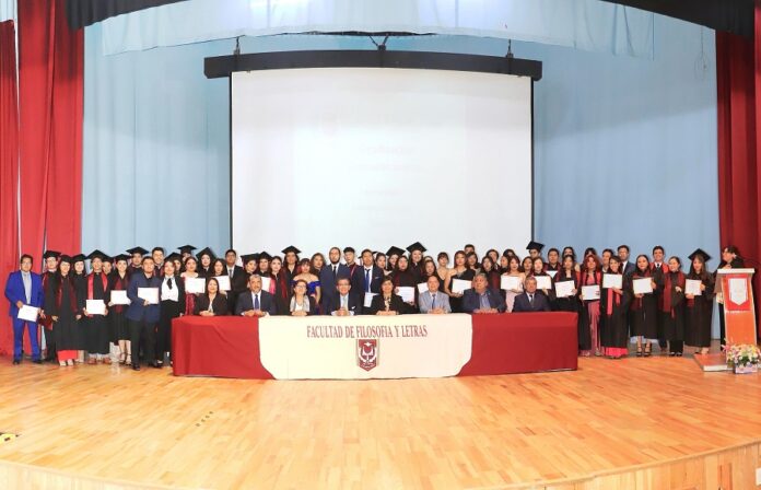 Egresa UATx a Estudiantes de la Facultad de Filosofía y Letras - AlternativaTlx