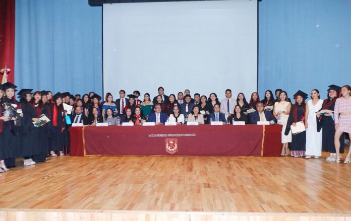 Culminan Estudios en Derecho en la UATx - AlternativaTlx