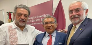 Entrega Rector de la UATx Libro Sobre el MHIC a Autoridades Educativas del País - AlternativaTlx