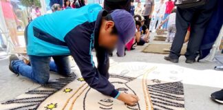 Niñas y Niños Celebran con Entusiasmo el Día del Alfombrista en Huamantla - AlternativaTlx