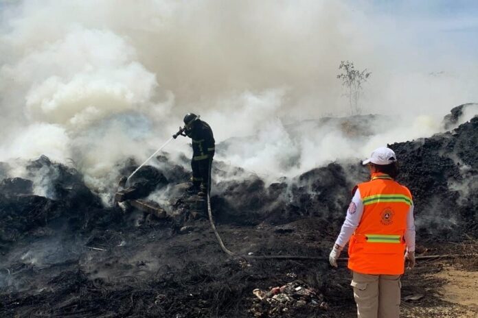 Apoya Dirección de Seguridad Pública de Huamantla a Sofocar Incendio en el Relleno Sanitario de Benito Juárez - AlternativaTlx