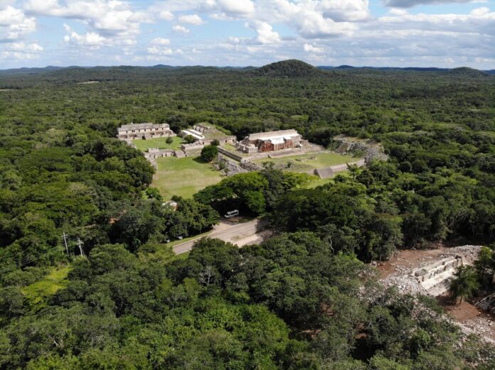 Arqueólogos del INAH Descubren Dos Conjuntos Habitacionales en la Zona Arqueológica de Kabah - AlternativaTlx