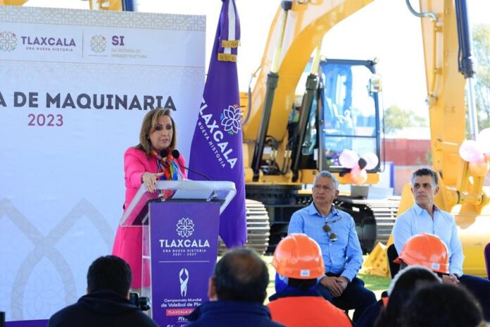 Entrego Gobernadora Maquinaria a Secretaria de Infraestructura - AlternativaTlx