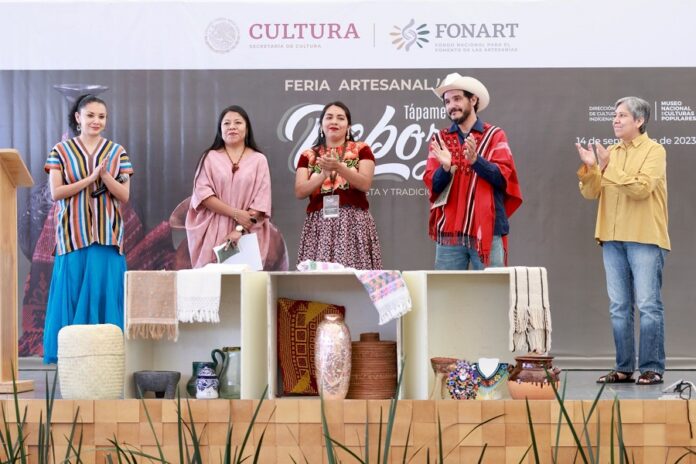 Fonart y la DGCPIU Celebran el Mes Patrio con Tápame con tu Rebozo. Fiesta y Tradición - AlternativaTlx