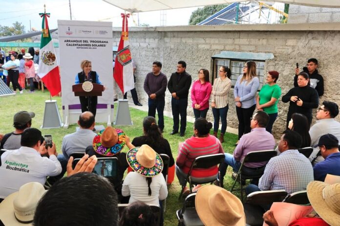 Inició Gobernadora y Secretaria de Bienestar Estatal Programa de “Calentadores Solares” en Hueyotlipan. - AlternativaTlx