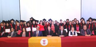 Se Gradúan en UATx Profesionales de la Arquitectura - AlternativaTlx