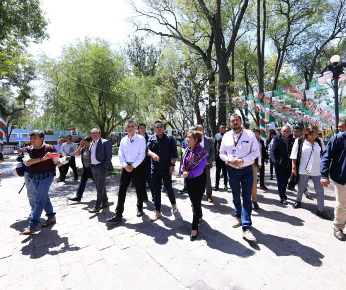 Supervisa Gobernadora Trabajos de Embellecimiento en el Zócalo de Tlaxcala. - AlternativaTlx