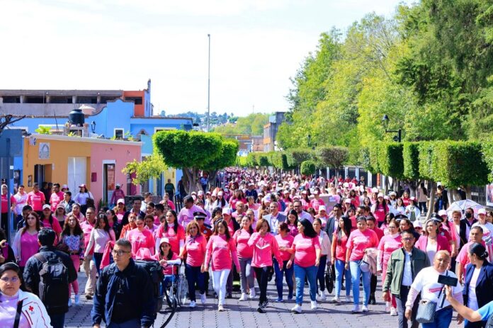 Promueve Gobernadora Prevención del Cáncer de Mama con “Caminata Rosa”. - AlternativaTlx