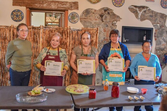 Con Éxito se Realiza la Primera Clase Magistral Cocinando con Dalias en Huamantla - AlternativaTlx