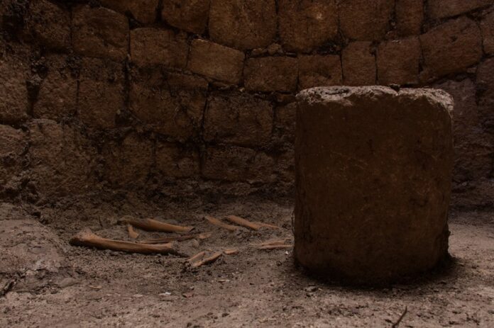 En Ek’ Balam, Yucatán, Descubren Antiguo Chultún Reutilizado como Cámara Funeraria. - AlternativaTlx