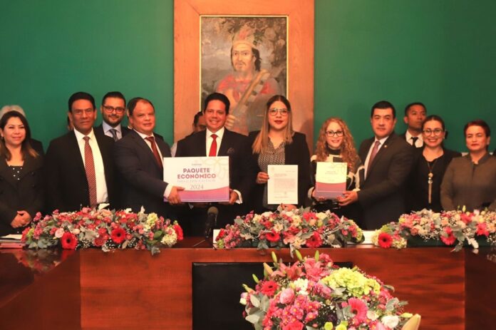 Entregó Gobierno del Estado Paquete Económico 2024 al Congreso Local - AlternativaTlx