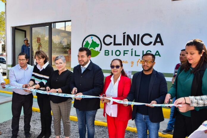 Inaugura Salvador Santos Cedillo la Clínica Biofílica Canina y Felina de Huamantla - AlternativaTlx