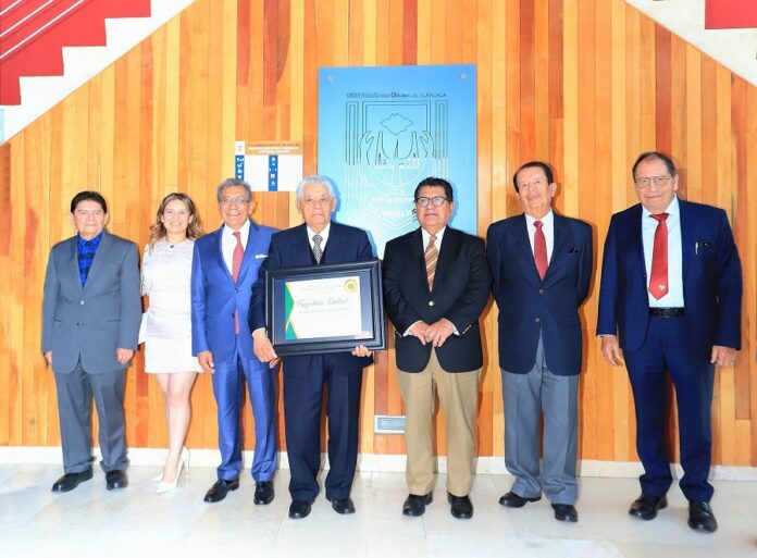 Instaura Sindicato de Académicos de la UATx Reconocimiento a la Trayectoria. - AlternativaTlx