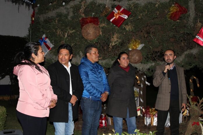 Realizó Secretaría de Medio Ambiente Encendido de Árbol Navideño - AlternativaTlx