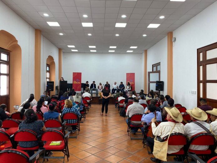 Se Entregó el Premio Nezahualpilli para Reconocer la Diversidad Lingüística y el Talento Joven de México. - AlternativaTlx Se Entregó el Premio Nezahualpilli para Reconocer la Diversidad Lingüística y el Talento Joven de México. - AlternativaTlx