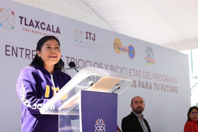 Entregó Gobierno del Estado Herramientas de Movilidad a Jóvenes Emprendedores y Estudiantes. - AlternativaTlx