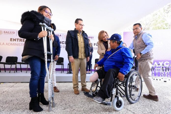 Recibió Gobierno Estatal Ambulancias de la Beneficencia Pública Nacional . - AlternativaTlx