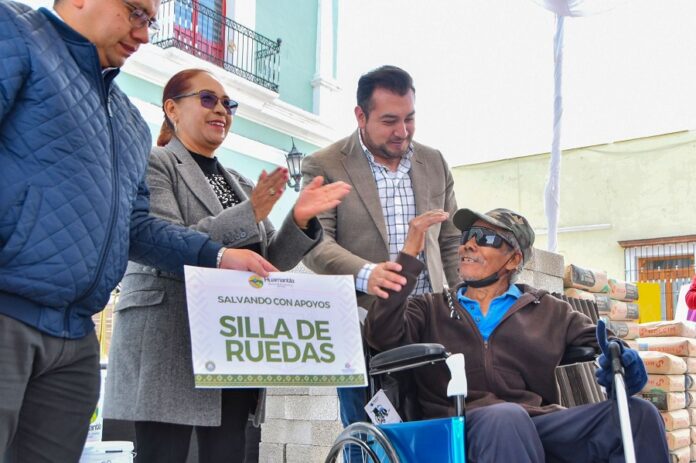 Estos Apoyos se Convierten en Luces de Esperanza para las Familias Huamantlecas: Salvador Santos Cedillo. - AlternativaTlx