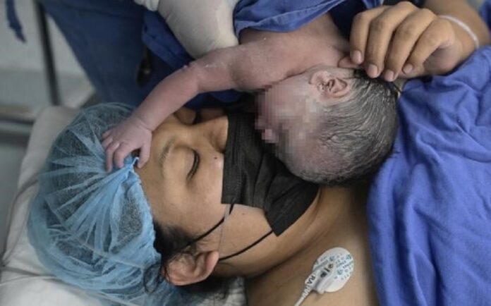 ¡Fue Niño! El Primer Bebé del 2024 se Llama Mario Elian, Nació en el IMSS de Tlalnepantla - AlternativaTlx