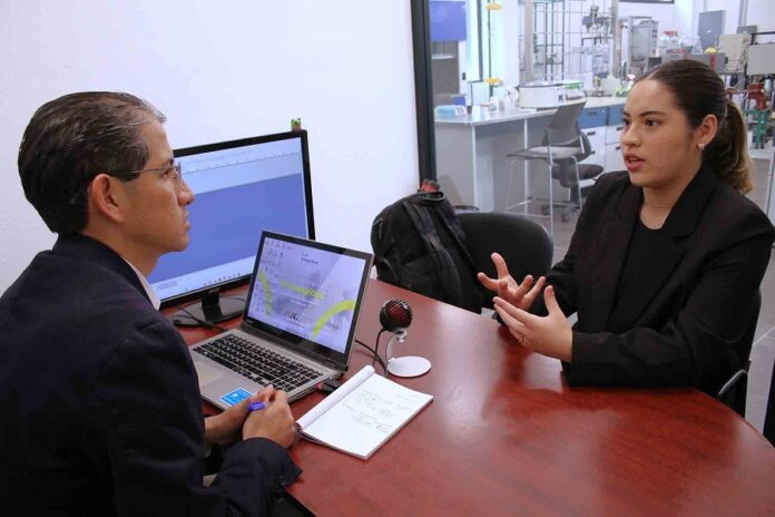 Alumna de la UAG Realiza Estancia de Investigación en Inglaterra -AlternativaTlx