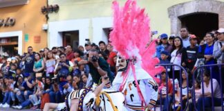 Encabezaron Autoridades Estatales Desfile de Inicio del Carnaval Tlaxcala 2024 -AlternativaTlx
