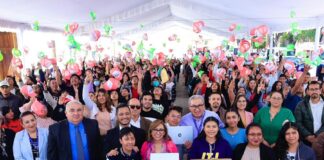 Entrega Gobernadora Laptops a Universitarios Con Buen Desempeño Escolar -AlternativaTlx