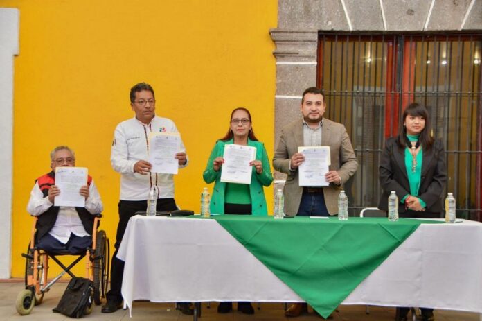 Fima Salvador Santos Cedillo y Artesanos de Huamantla Convenio de Comodato del Pabellón Artesanal -AlternativaTlx