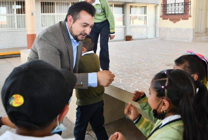Fortalecemos la Educación Porque es la Mejor Herramienta Para Salir Adelante: Salvador Santos Cedillo -AlternativaTlx